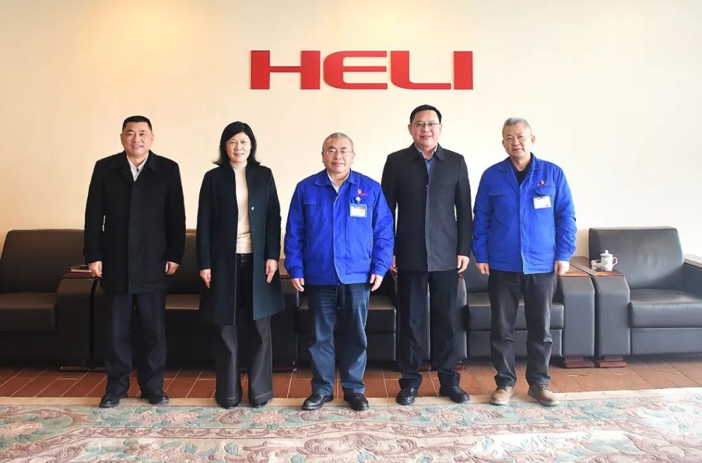 توسيع علاقة التعاون بعمق بين Zhongtian Petrochemical Group و HELI Group